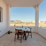 House On The Black With Sea View And Parking Сasa de vacaciones