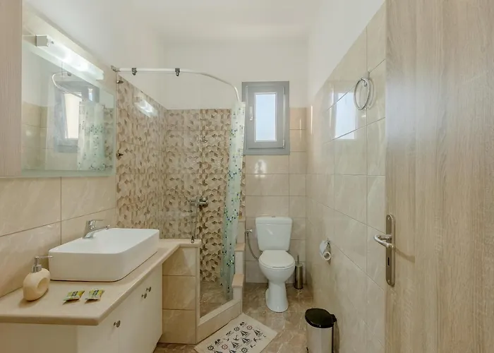 Vakantiehuis House On The Black With Sea View And Parking Agios Georgios (Santorini)